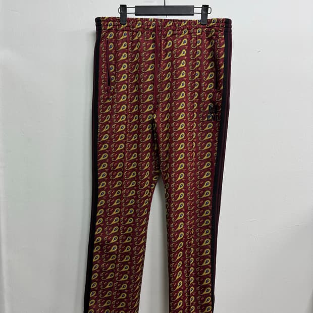 니들스 앤드클로딩 콜라보 페이즐리 트랙팬츠