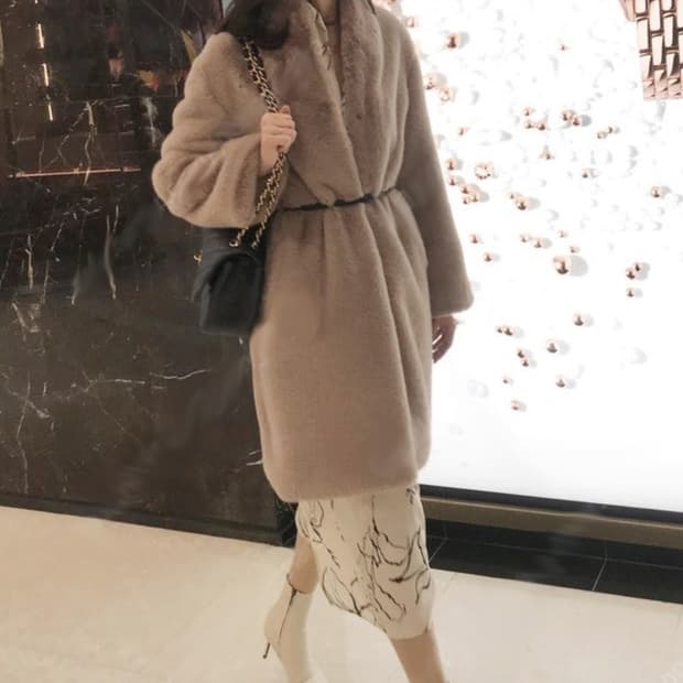 슈어룸 엘라주(ELLOGE) 페이크퍼 코트 55-66