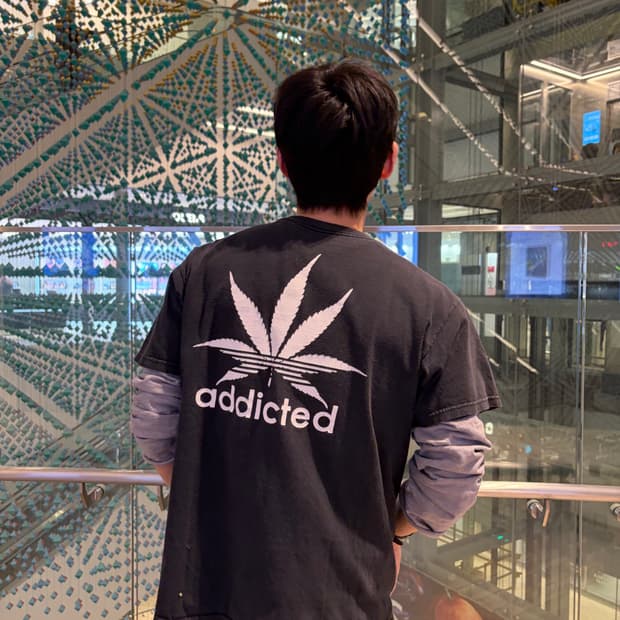 00‘s Addicted Graphic T-Shirt * No tag