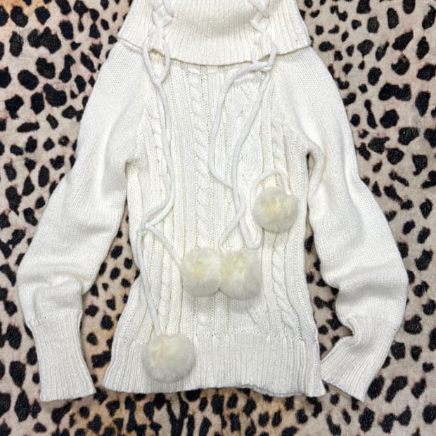 갸루 코르셋 하이넥 폼폼이 니트