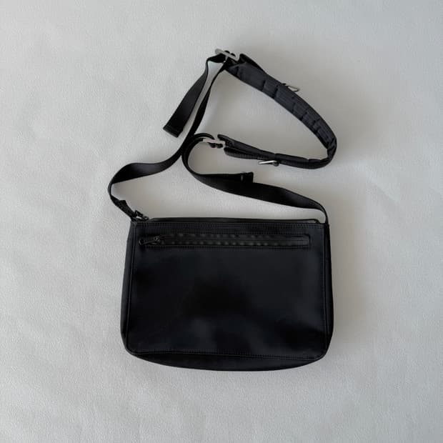 하아카이브(hah) 나일론 숄더 크로스백