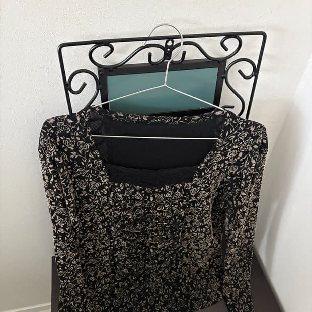 rose long sleeve top
