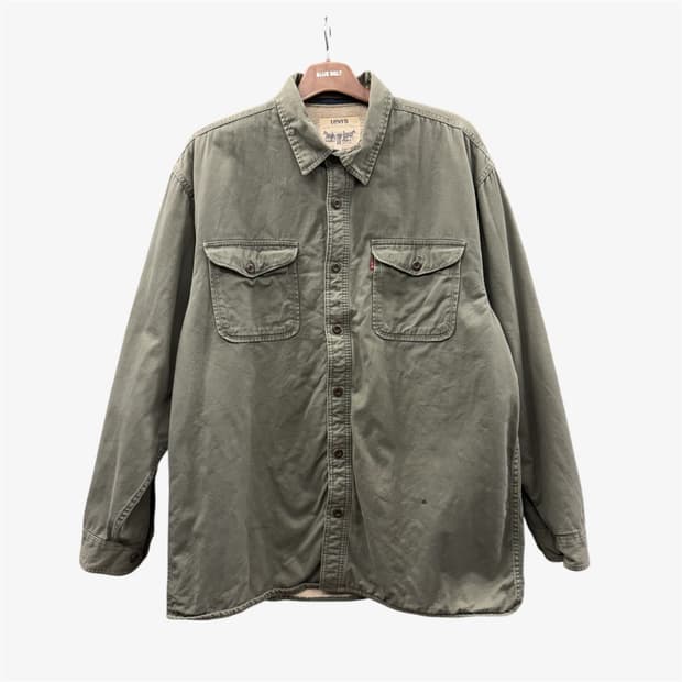 리바이스 밀리터리 셔츠자켓 밑단 레드탭 쉐르파 안감 디테일 카키