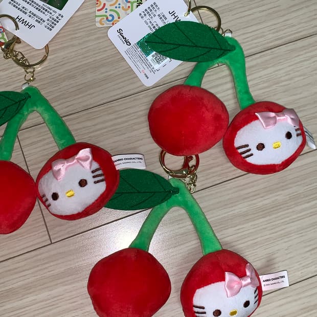 체리 헬로키티 키링 인형
