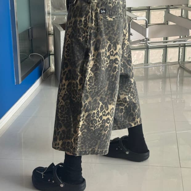 BAGGY SHORT 레오파드 버기 반바지