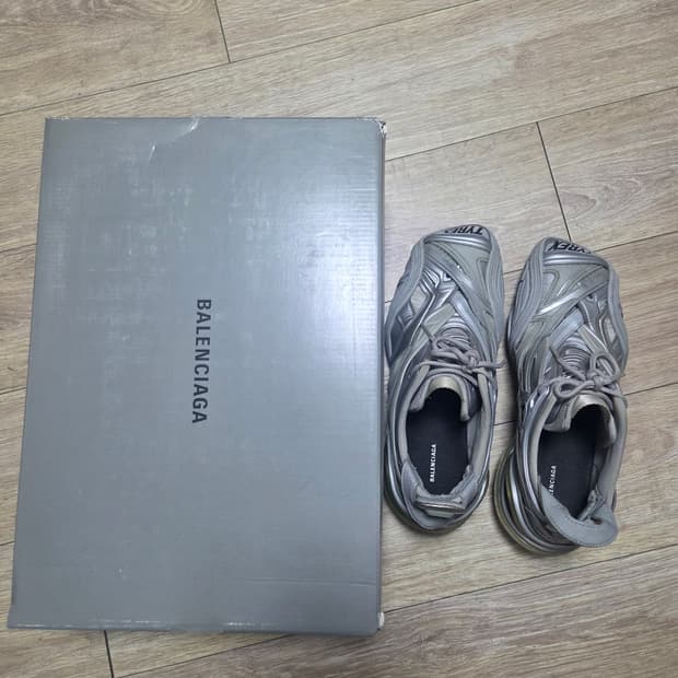 발렌시아가 타이렉스 실버 41 사이즈