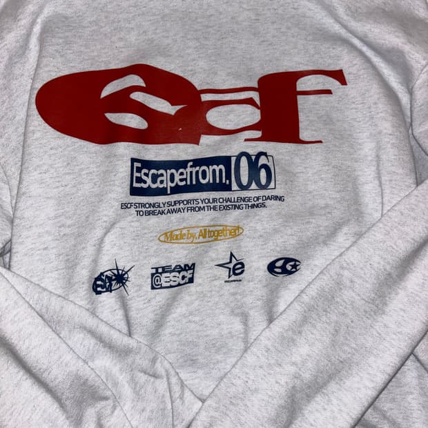 이스케이프프롬 로고 콜라주 맨투맨