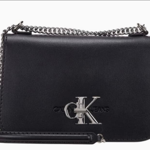 ck캘빈클라인 블랙 체인 크로스백