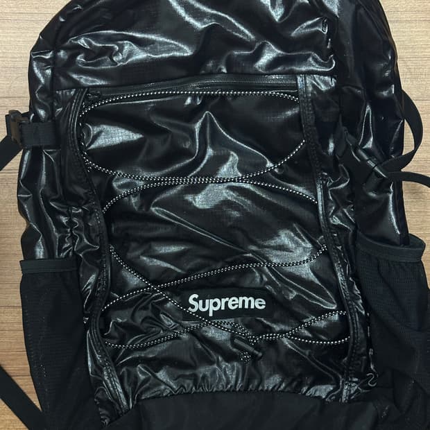 슈프림 17fw 유광 원웨이 백팩