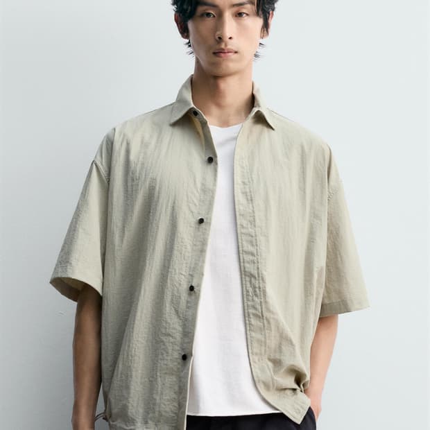 ZARA 라이트웨이트 하이테크 셔츠