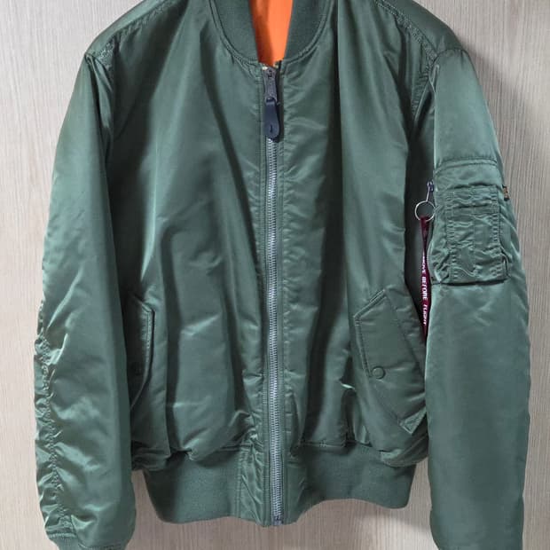 (착샷) 알파인더스트리 ma-1 세이지 봄버