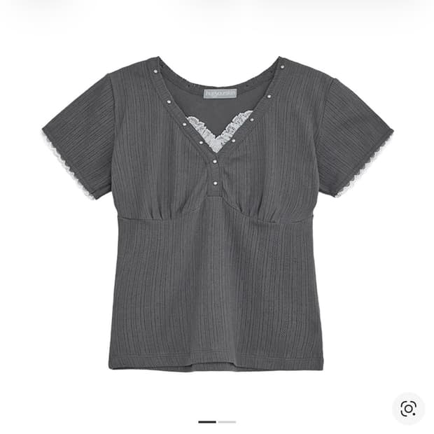 허그유어스킨 레이스 스터드 탑