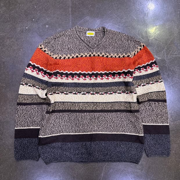 인터메조 스트라이프 배색 로프 울 니트 V넥 스웨터 105