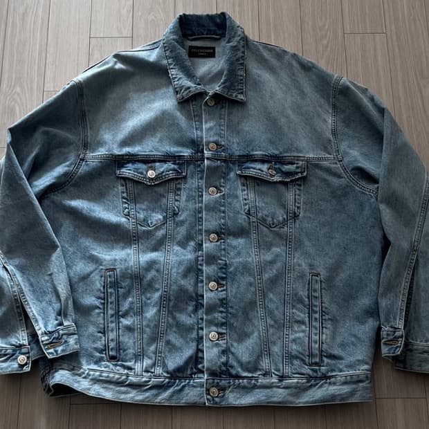 [2] 발렌시아가 아플리케 데님 자켓
