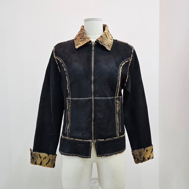 Calispia 리버시블 애니멀 퍼 집업 무스탕 자켓