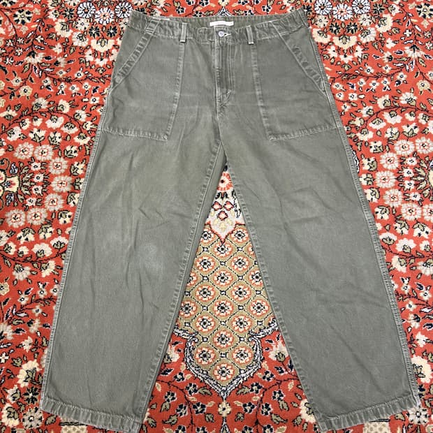 [36] 리바이스 프리미엄 Big E 퍼티그 팬츠 카키