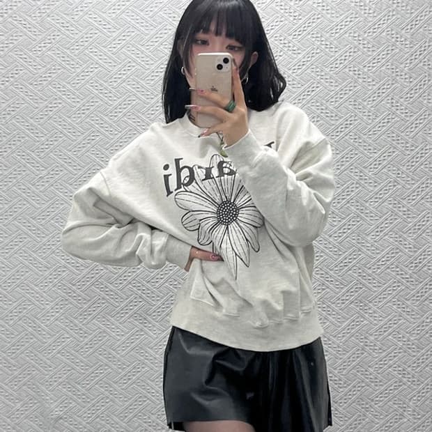 마르디메르크디 키치 시그니처 플라워 맨투맨 M C11576