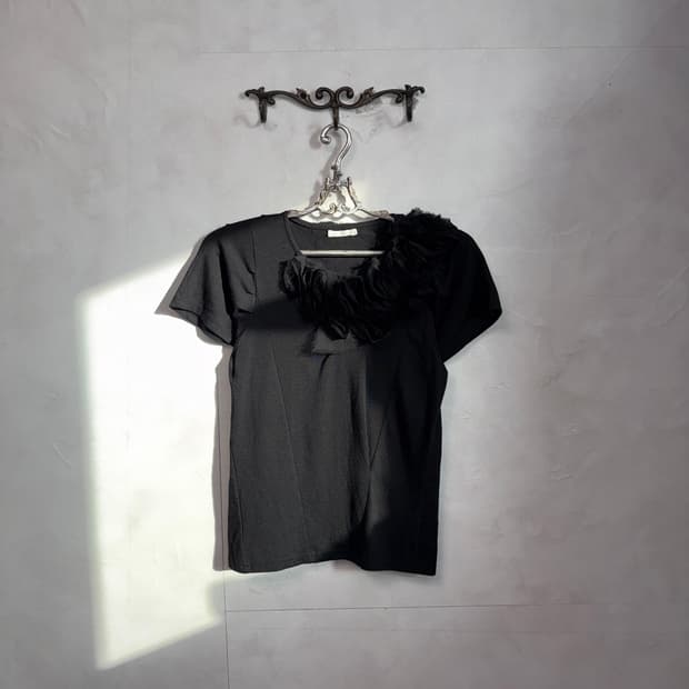 Black draped ruffle flower half t