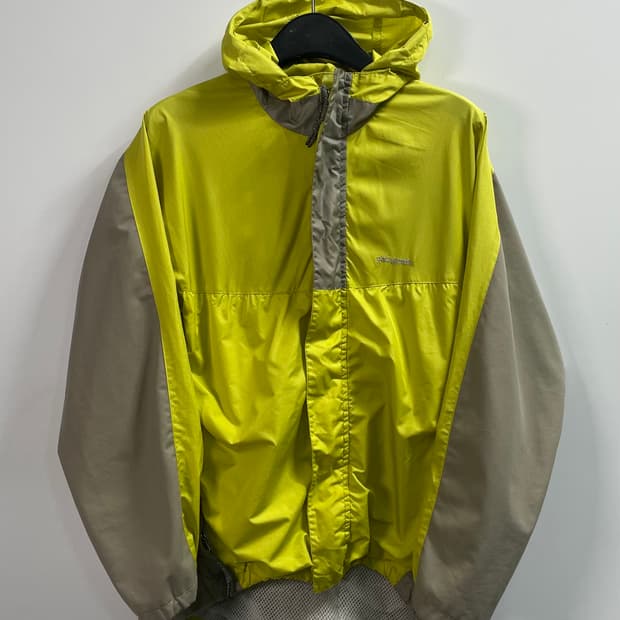 파타고니아 우먼스 경량 바람막이 (on.42)  