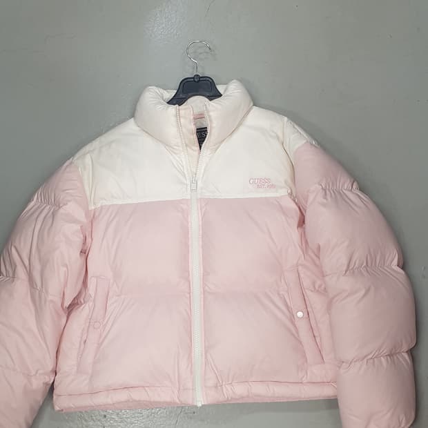 GUESS 핑크 다운 숏 패딩