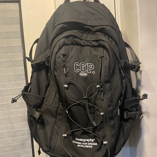 코드그라피(Codegraphy) CGP 아치 로고 백팩 (블랙)