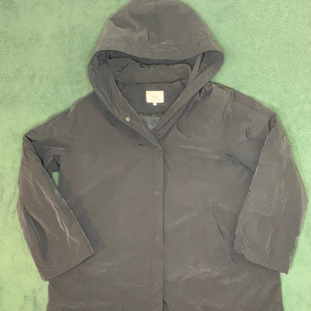 에피그램 후드 코트 차콜 색상