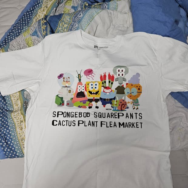 유니클로 CPFM 스폰지밥 반팔티셔츠 2종 일괄