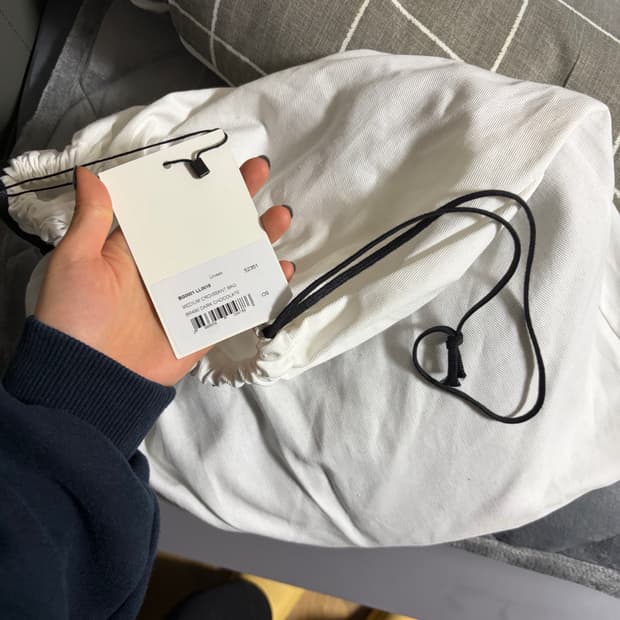 르메르 크로아상 백 그레인 레더 다크 초코 판매합니다