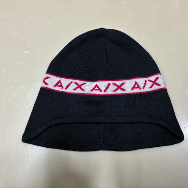 알마니 익스체인지 이어플랩 비니