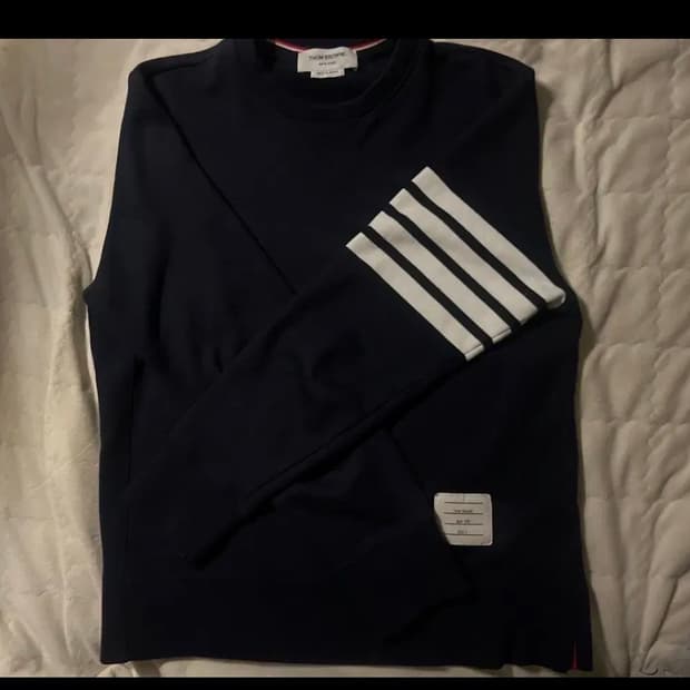 톰브라운 남색 사선 맨투맨