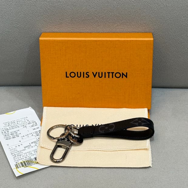 루이비통 드라곤느 백참 키링