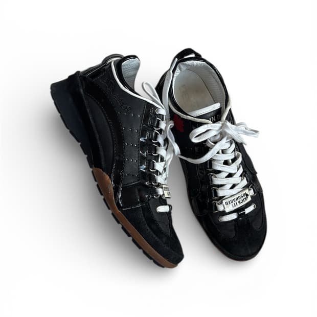 Boxer Type Sneakers 240