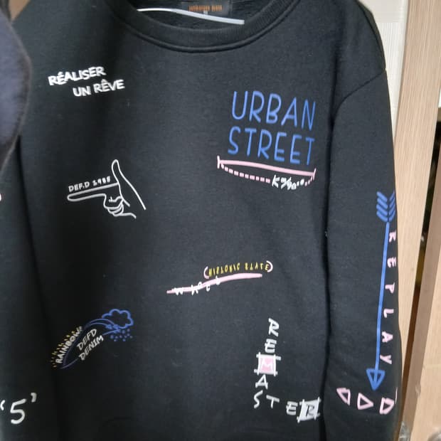 잠뱅이 블랙 프린팅 기모맨투맨 100