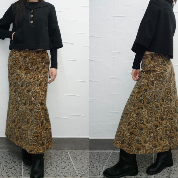 corduroy pattern long skirt
