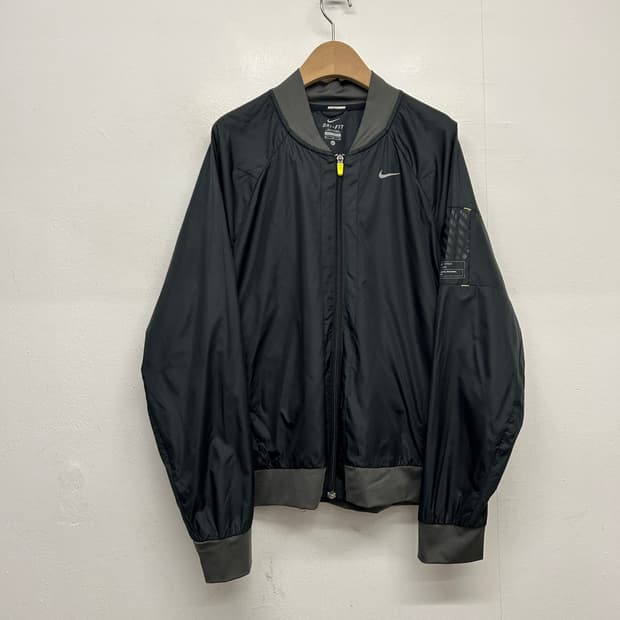 나이키 러닝 드라이핏 바람막이 점퍼 