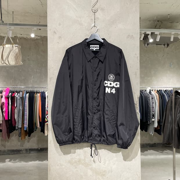꼼데가르송 x 스투시 블랙 T-그래픽 코치 자켓