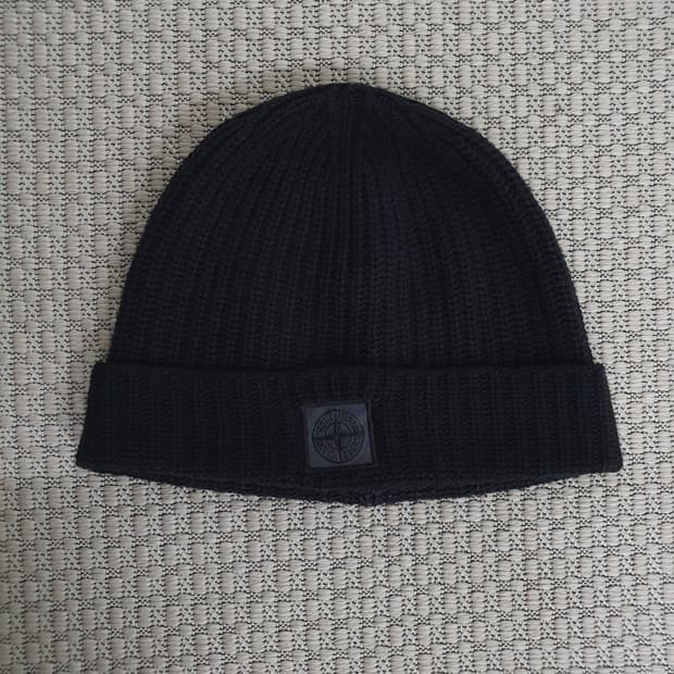 2017 블랙 울 컴퍼스 비니