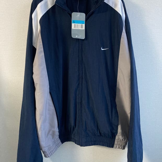 새상품 나이키 바람막이 L
