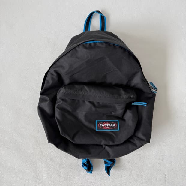 이스트팩(EASTPAK) 백팩