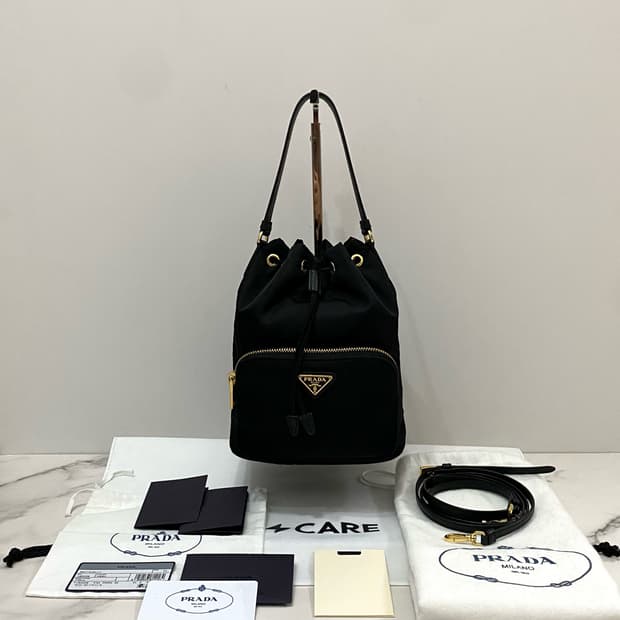 거의새것 프라다 듀엣 리나일론 삼각로고 버킷백 1BH038 블랙