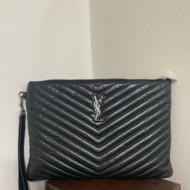 생로랑 마틀라세 빌 클러치 블랙 은장