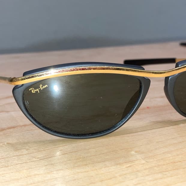 90’s dead stock rayban sunglasses