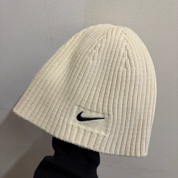 N83. 나이키 비니