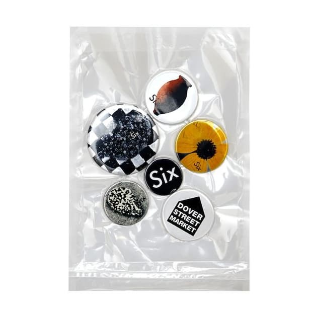 [OS] 도버스트릿마켓 10주년 기념 한정 캔뱃지 세트,꼼데가르송 식스