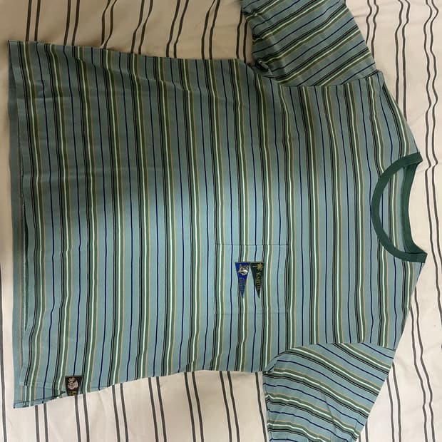 캐피탈 보더 티셔츠