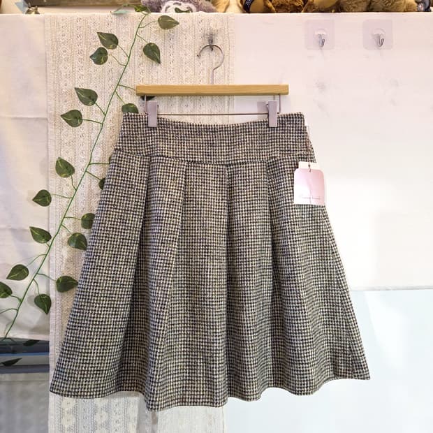 울 미디 스커트