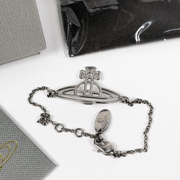 비비안웨스트우드 씬 라인 플랫 팔찌