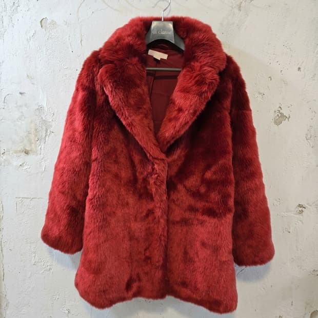 H&M 레드 퍼 코트 66