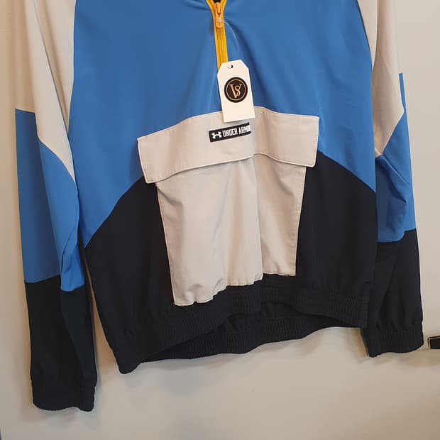 언더아머 아노락바람막이S