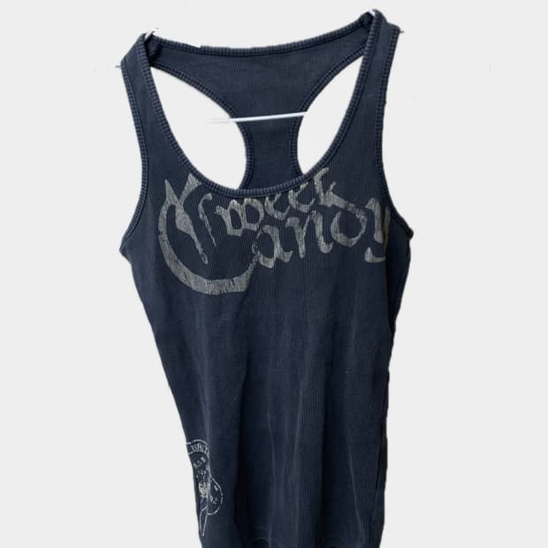 Y2K vintage sleeveless shirt